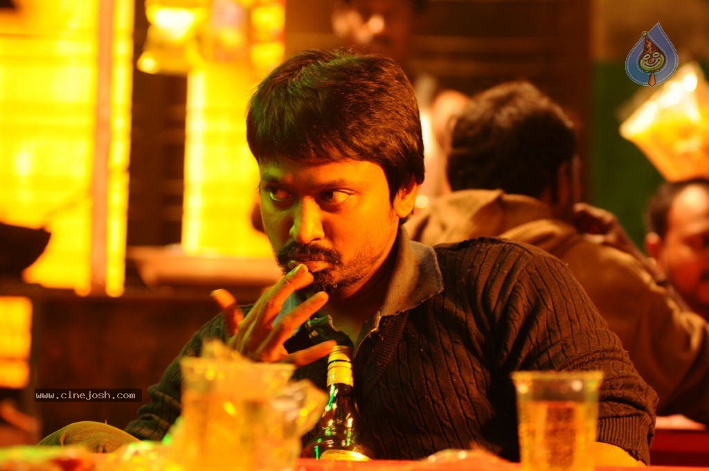 Kazhugu Tamil Movie Stills - 27 / 50 photos