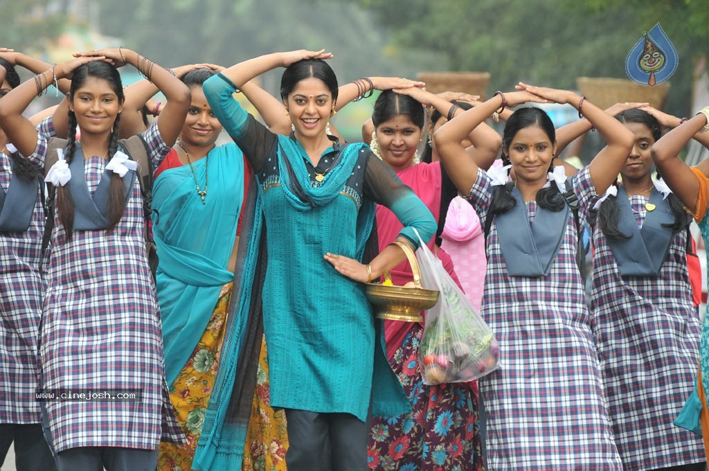Kedi Billa Killadi Ranga Tamil Movie Photos - 73 / 102 photos