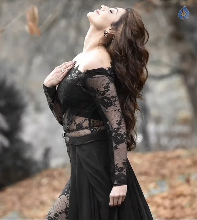 Khaidi No 150 Movie New Photos - 5 / 12 photos
