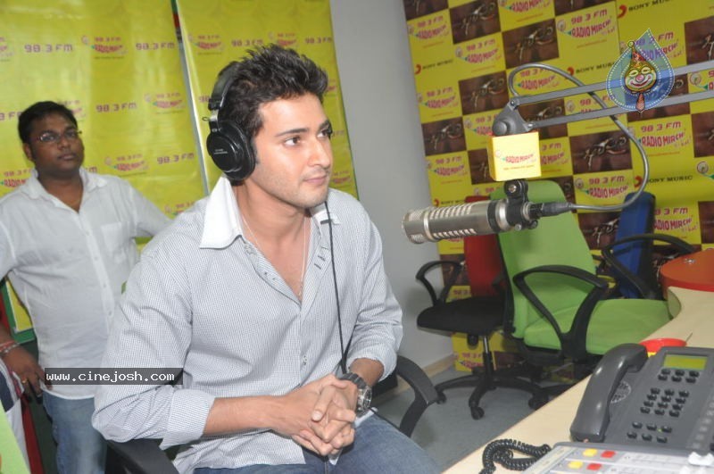 Khaleja Movie Audio Launch at Radio Mirchi - 24 / 66 photos