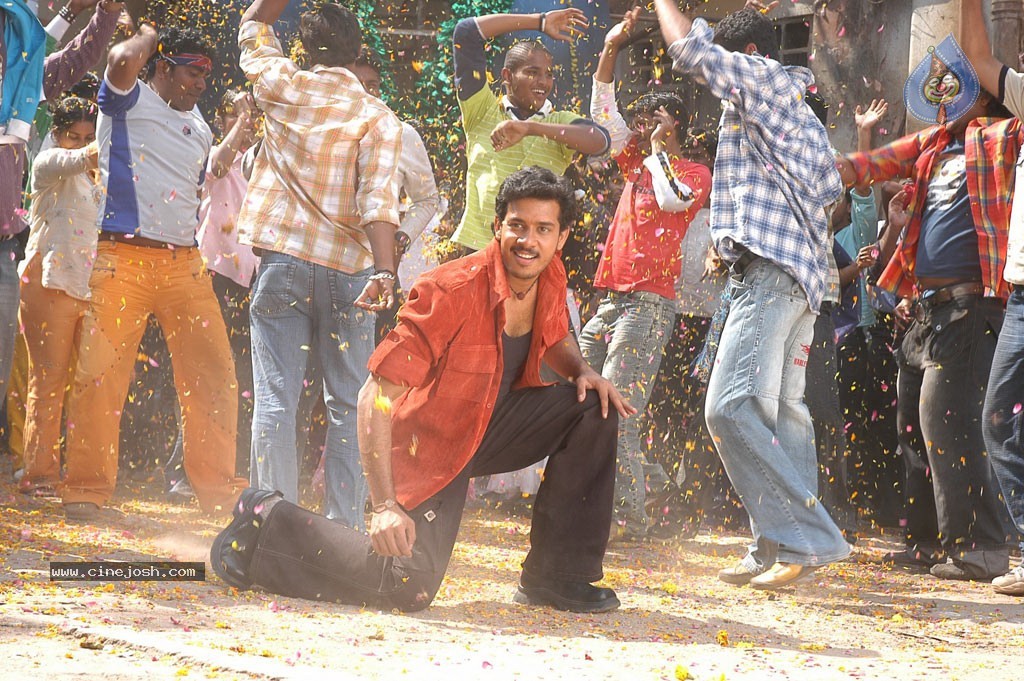 Killadi Tamil Movie New Stills - 25 / 42 photos