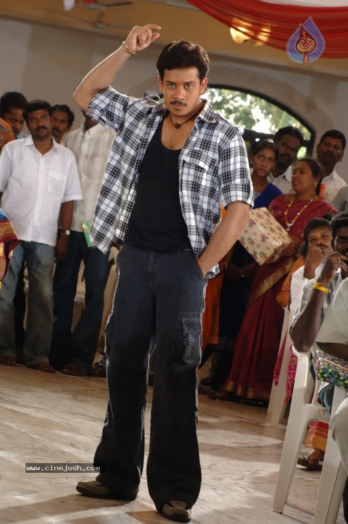 Killadi Tamil Movie New Stills - 40 / 42 photos