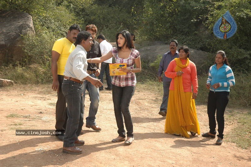 Killer Movie - Gadde Sindhura Stills - 17 / 27 photos