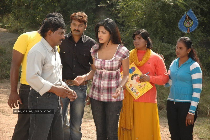 Killer Movie - Gadde Sindhura Stills - 19 / 27 photos