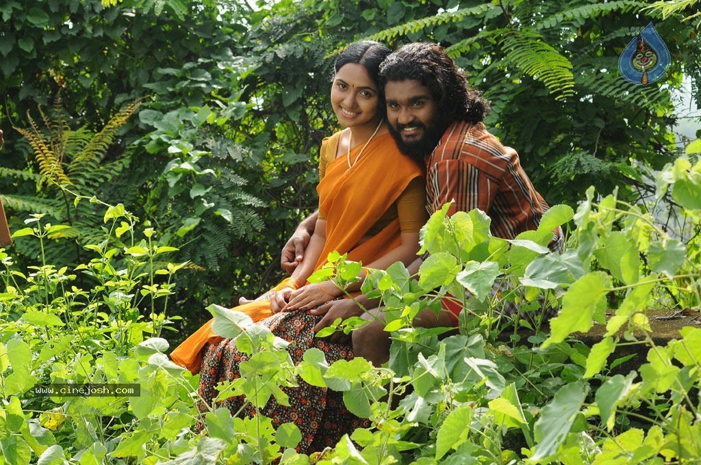 Kizhakku Paartha Veedu Tamil Movie Stills - 16 / 40 photos
