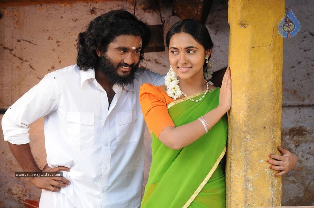 Kizhakku Paartha Veedu Tamil Movie Stills - 22 / 40 photos