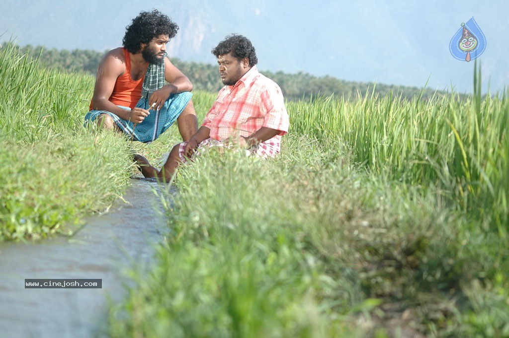 Kizhakku Paartha Veedu Tamil Movie Stills - 24 / 40 photos