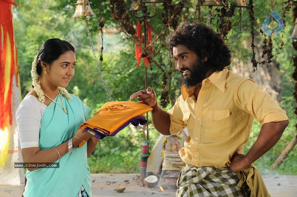 Kizhakku Paartha Veedu Tamil Movie Stills - 30 / 40 photos