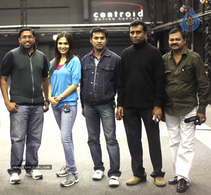 Kochadaiyaan Movie Team Photos - 2 / 4 photos