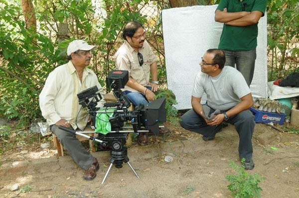 Kaffi Bar Movie Stills - 57 / 147 photos