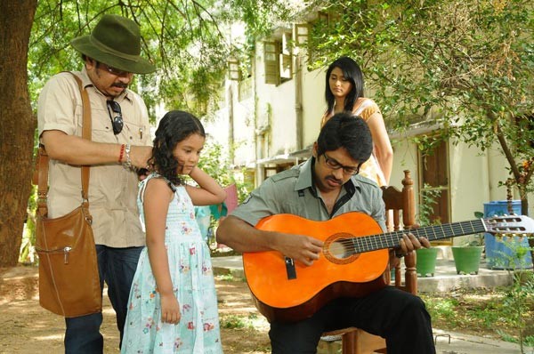 Kaffi Bar Movie Stills - 58 / 147 photos