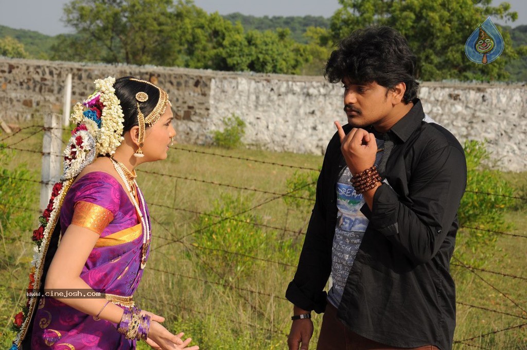 Kolagalam Tamil Movie New Pics - 31 / 55 photos