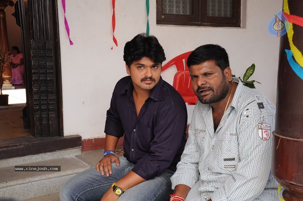 Kolagalam Tamil Movie New Stills - 14 / 43 photos