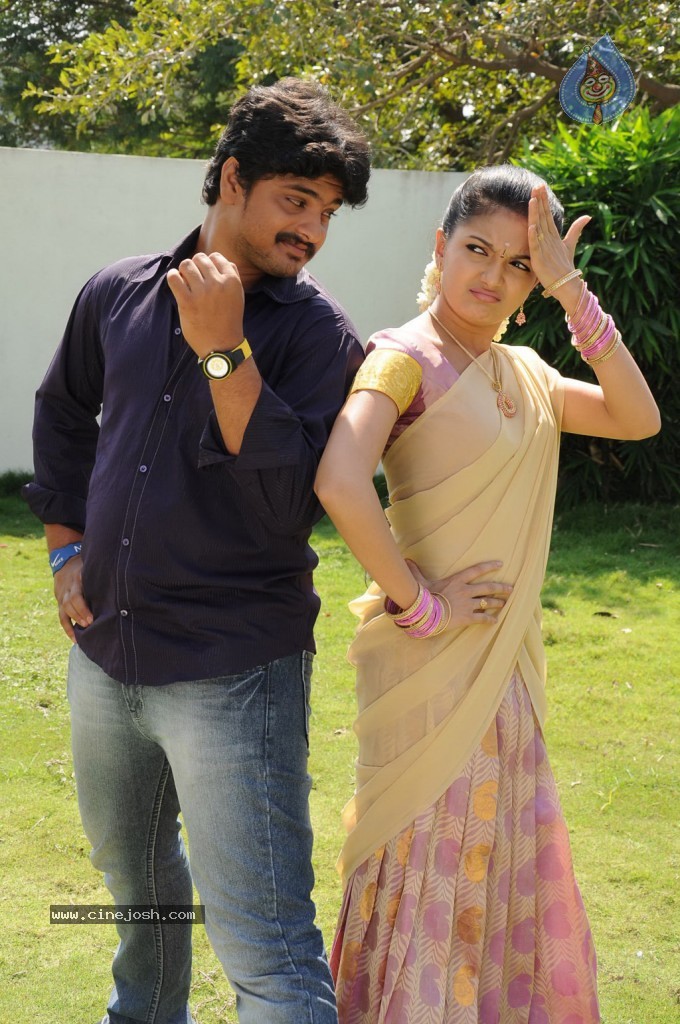 Kolagalam Tamil Movie New Stills - 24 / 43 photos