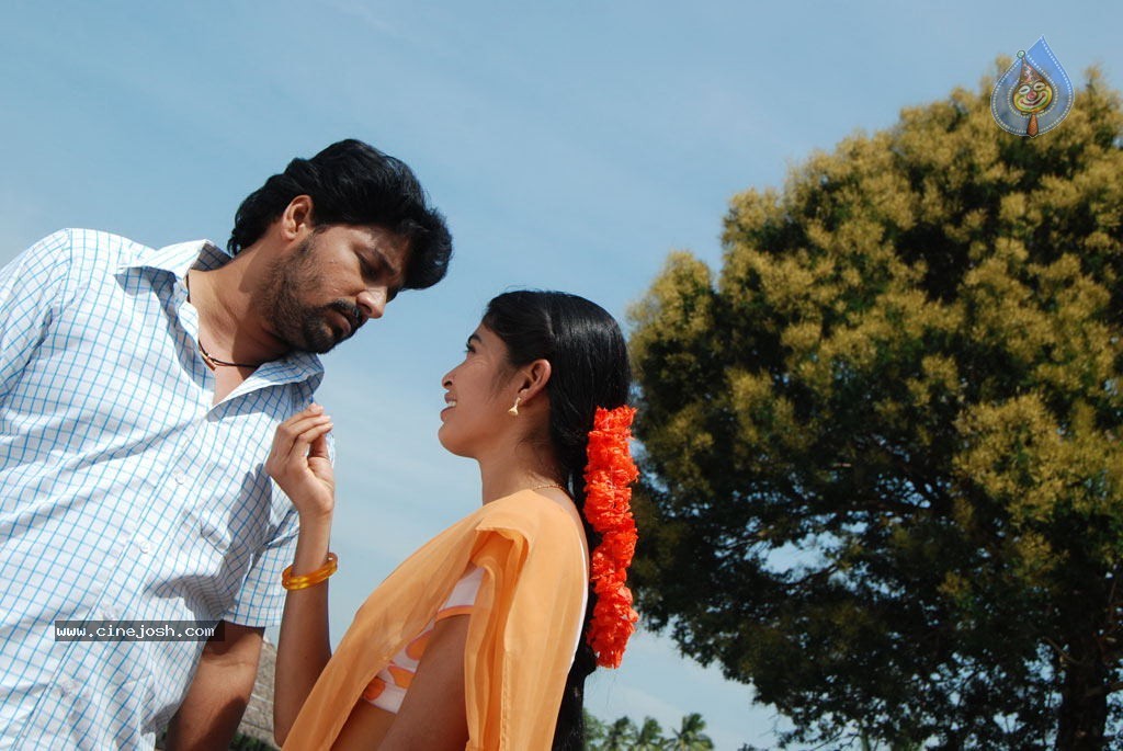 Kollaikaran Tamil Movie Stills - 12 / 29 photos