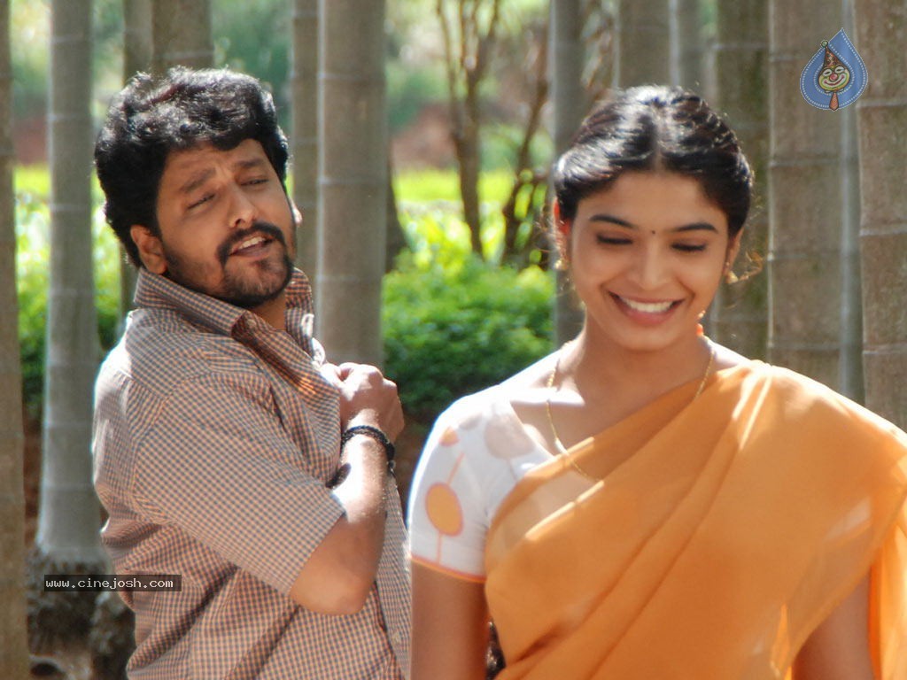 Kollaikaran Tamil Movie Stills - 15 / 29 photos