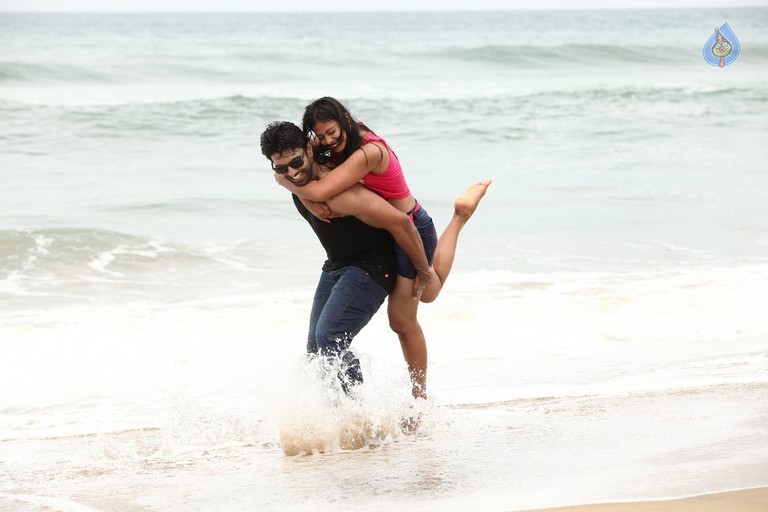 Konala Irundalum Ennodadhu Tamil Film Photos - 3 / 16 photos
