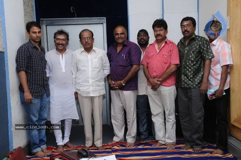 Kondan Koduthan Tamil Movie Stills - 22 / 33 photos