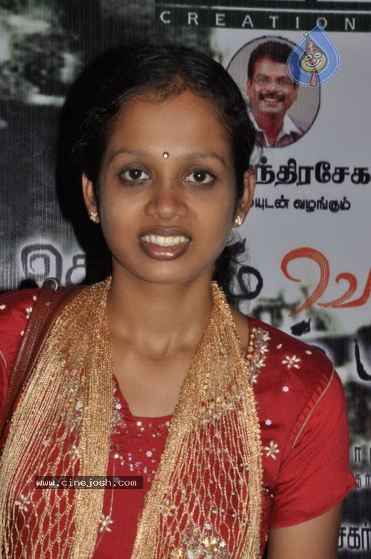Konjam Veyil Konjam Mazhai Tamil Movie Stills - 22 / 72 photos