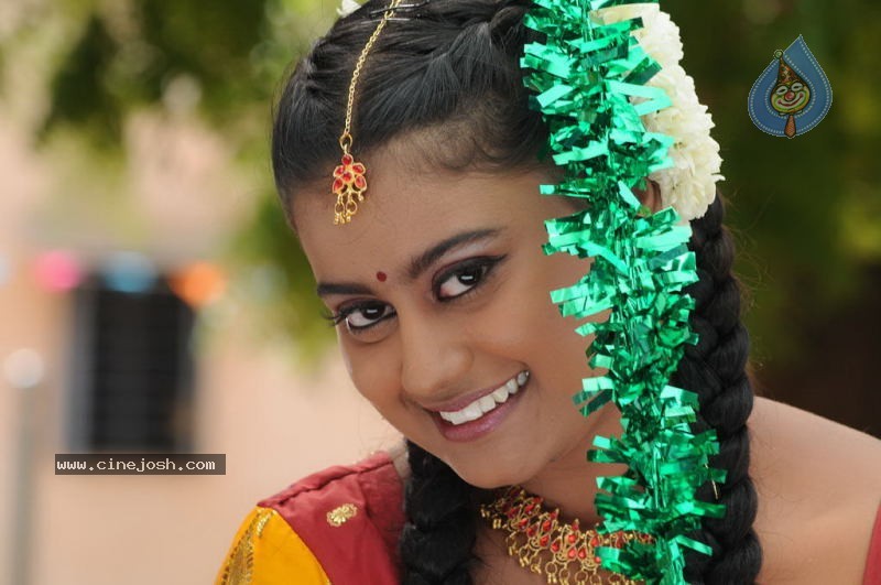 Konjam Veyil Konjam Mazhai Tamil Movie Stills - 60 / 72 photos