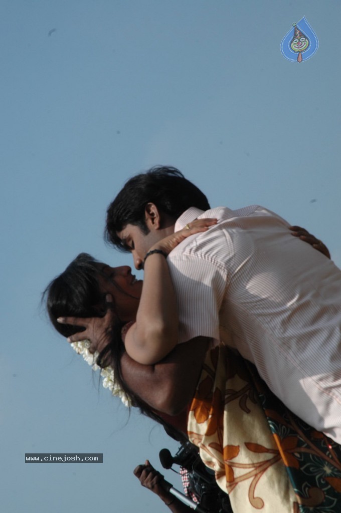 Korathandavam Tamil Movie Stills - 43 / 69 photos