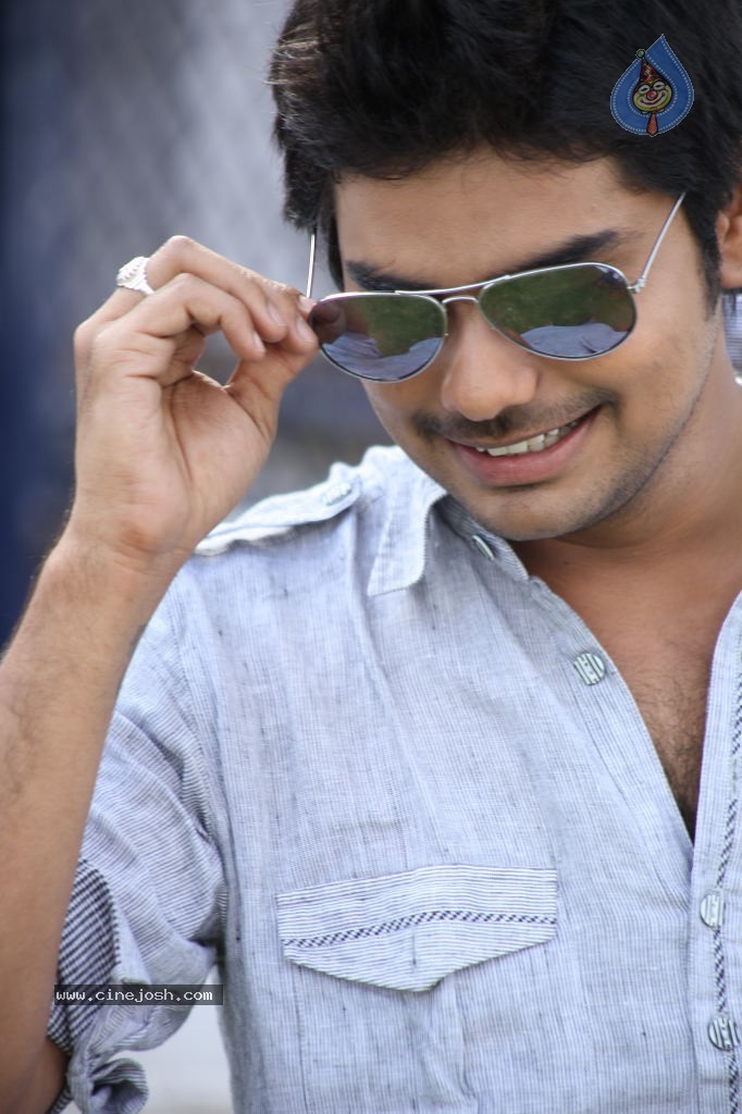 Kothoka Vintha Movie Stills and Walls - 38 / 79 photos