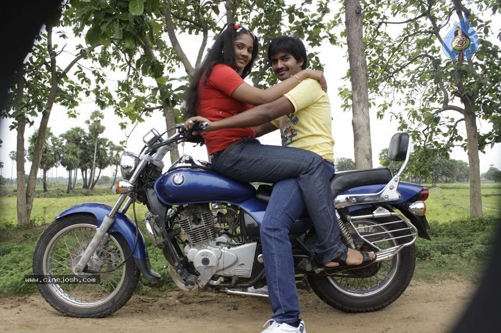 Kovalanin Kadhali Tamil Movie Hot Stills - 3 / 36 photos