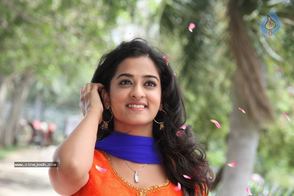 Krishnamma Kalipindi Iddarini Movie Stills - 1 / 7 photos