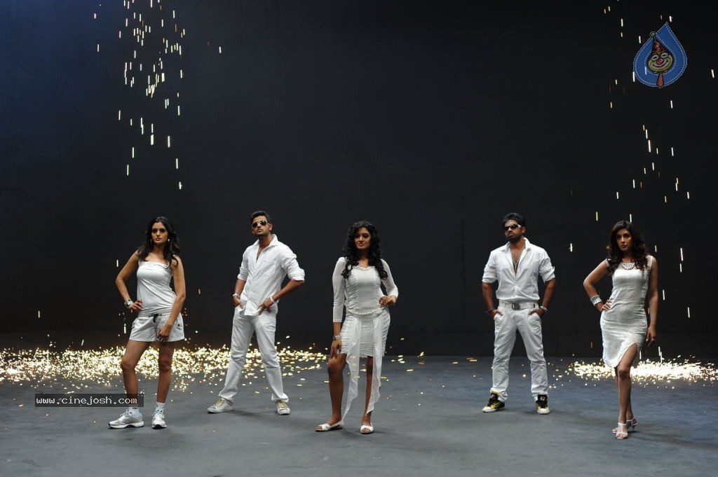 Kulumanali Movie New Gallery - 14 / 36 photos