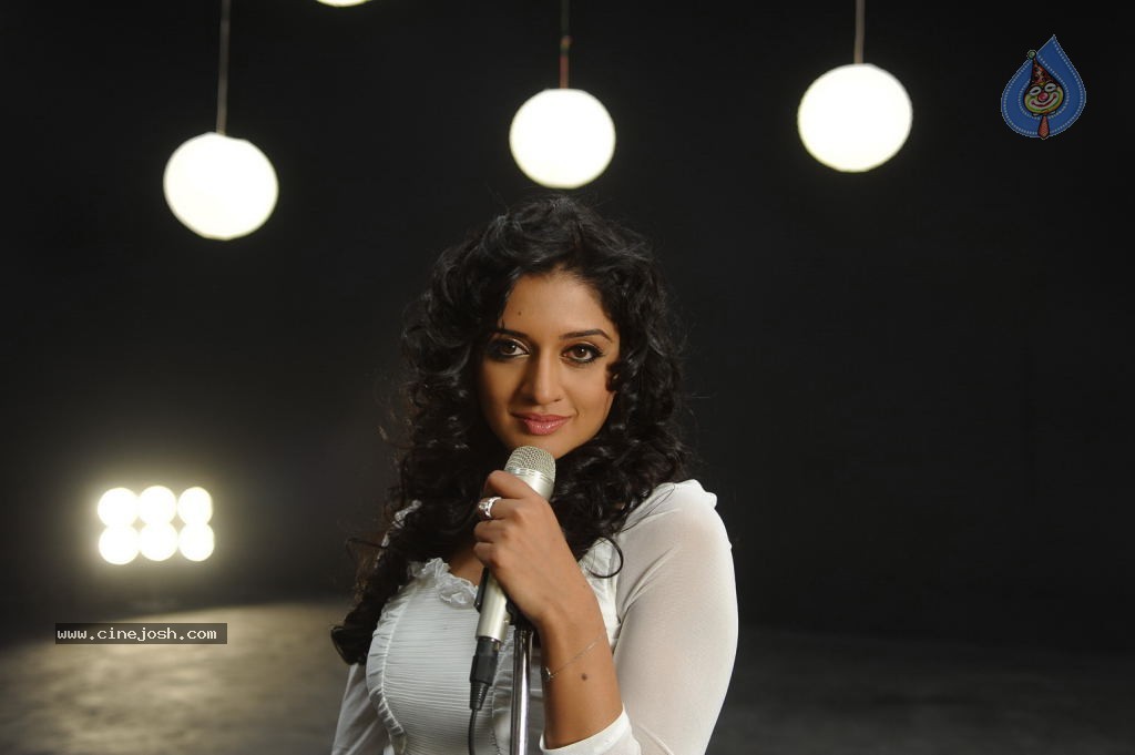 Kulumanali Movie New Gallery - 17 / 36 photos