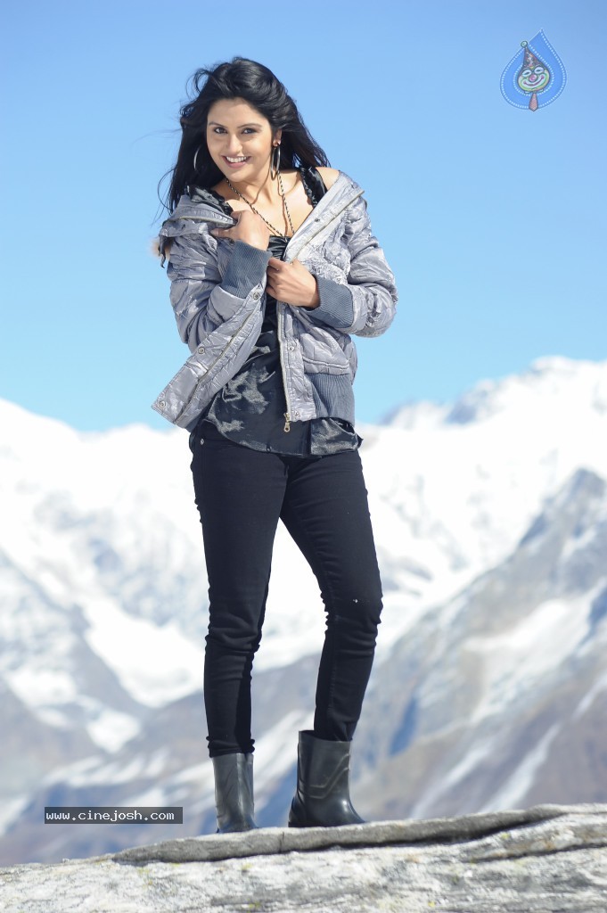 Kulumanali Movie Spicy Stills  - 90 / 123 photos