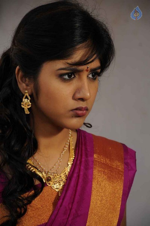 Kundanapu Bomma Film Photos - 19 / 35 photos