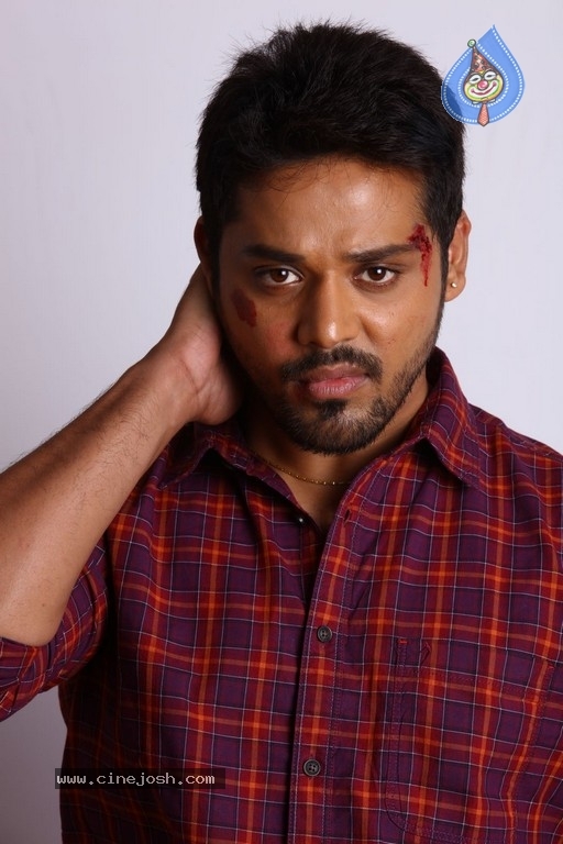 Kutumba Katha Chitram Working Stills - 46 / 63 photos