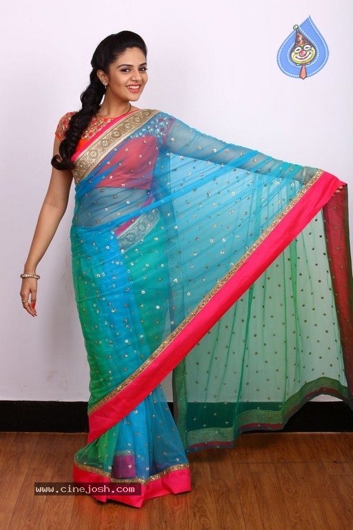 Kutumba Katha Chitram Working Stills - 52 / 63 photos