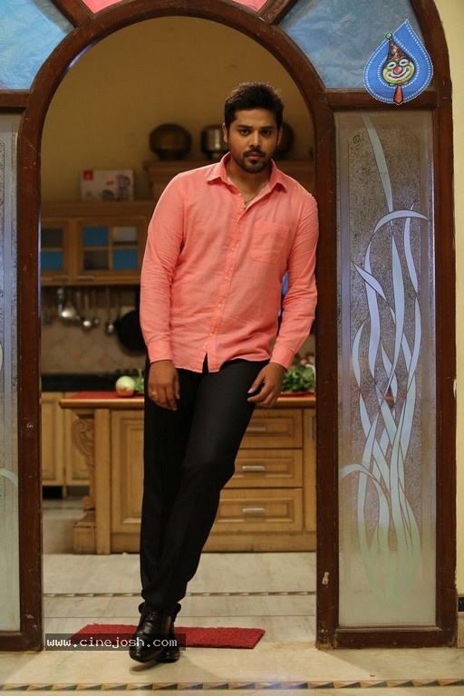 Kutumba Katha Chitram Working Stills - 63 / 63 photos