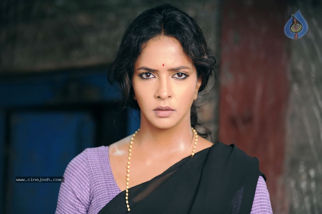 Lakshmi Manchu Stills in Gundello Godari - 2 / 20 photos