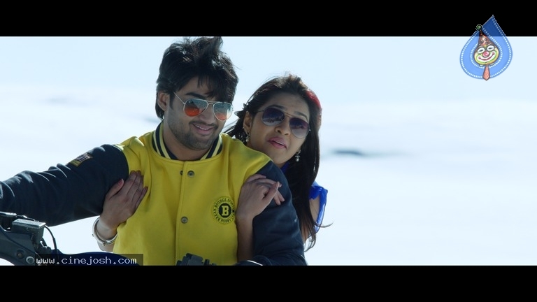 Lalijo Lalijo Movie Stills - 8 / 10 photos