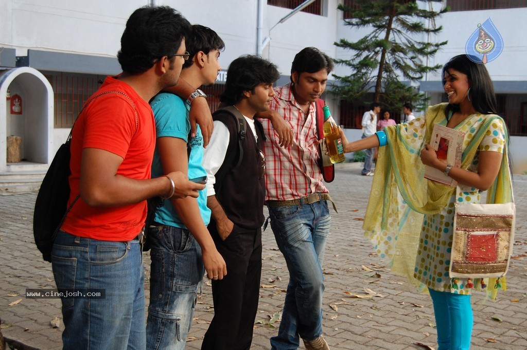 Lavvata Movie Stills n Walls - 86 / 112 photos