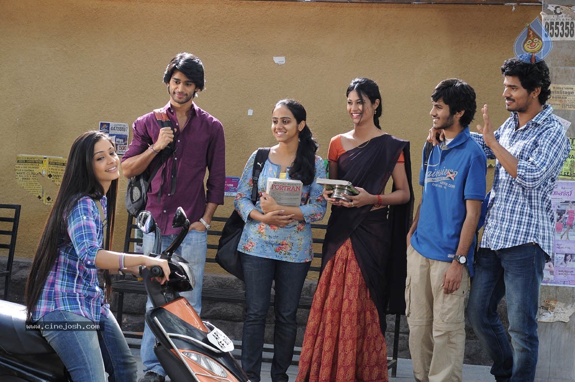 Life Is Beautiful Movie Stills - 11 / 12 photos