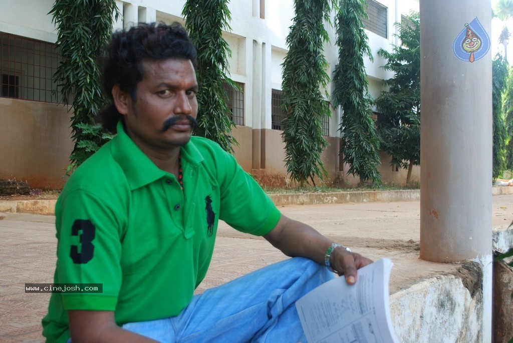 Life Movie Stills n Walls - 22 / 110 photos