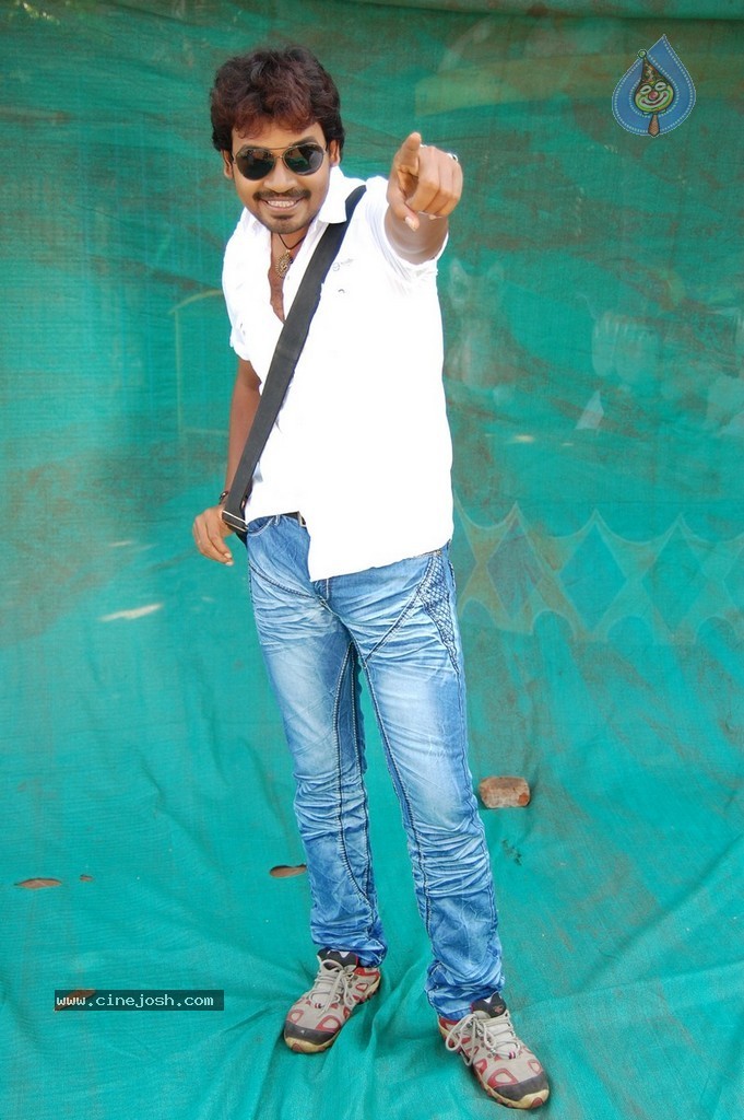 Life Movie Stills n Walls - 26 / 110 photos