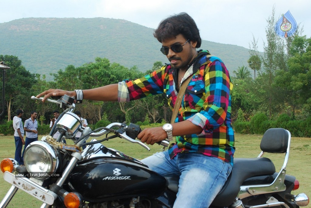 Life Movie Stills n Walls - 46 / 110 photos