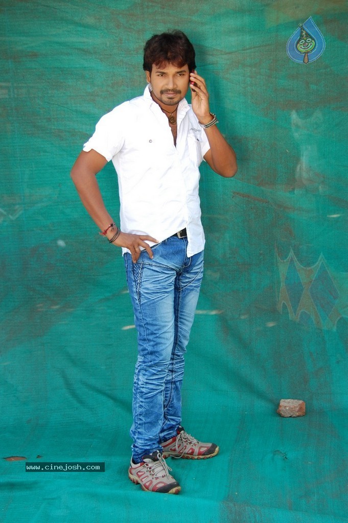 Life Movie Stills n Walls - 55 / 110 photos