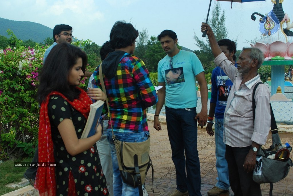 Life Movie Stills n Walls - 58 / 110 photos