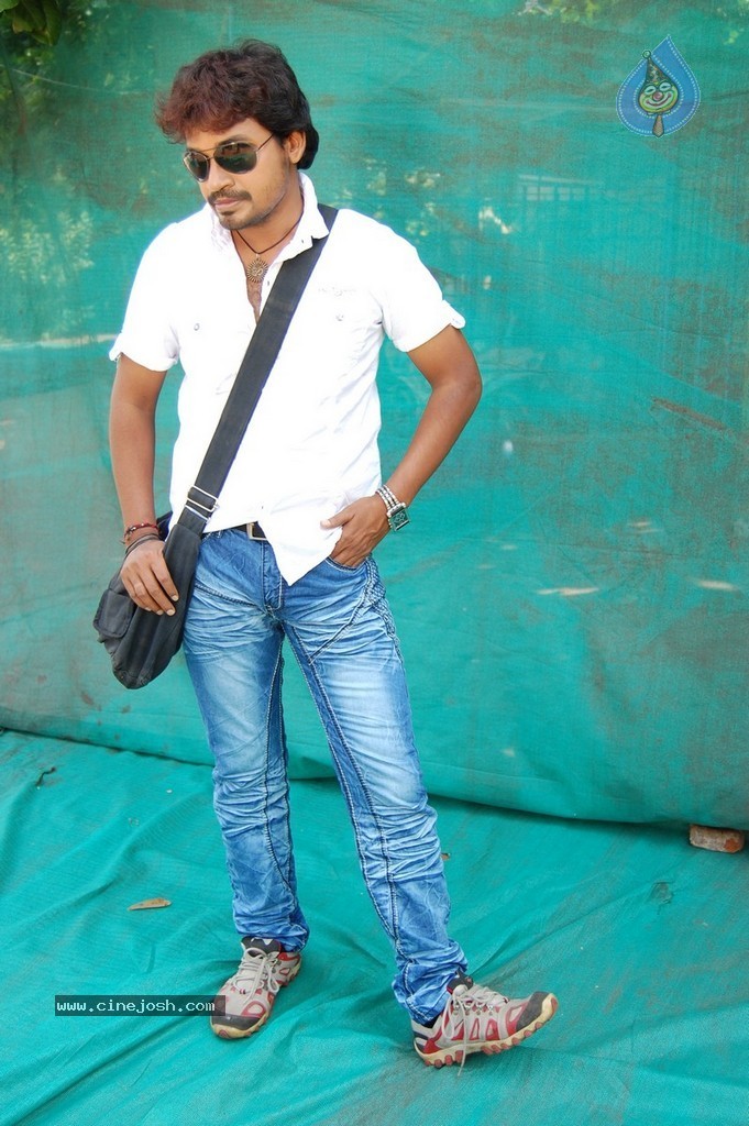 Life Movie Stills n Walls - 62 / 110 photos