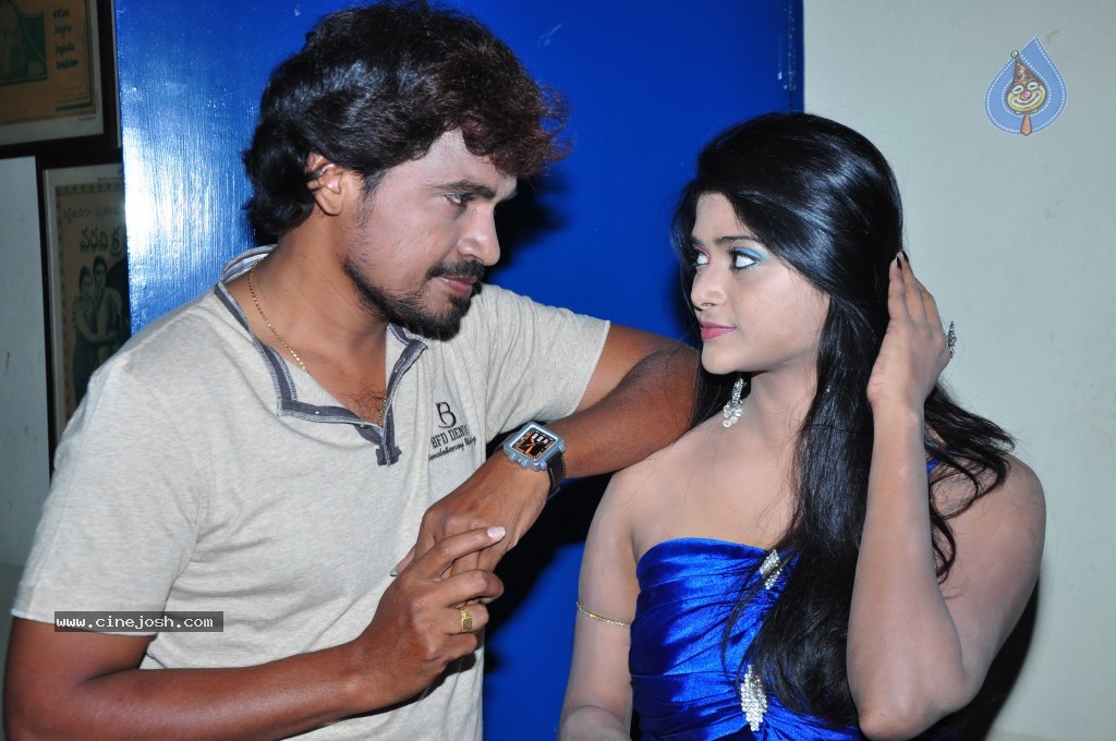 Life Movie Stills n Walls - 105 / 110 photos