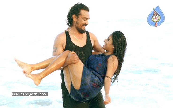 Loka Tamil Movie Stills - 19 / 32 photos