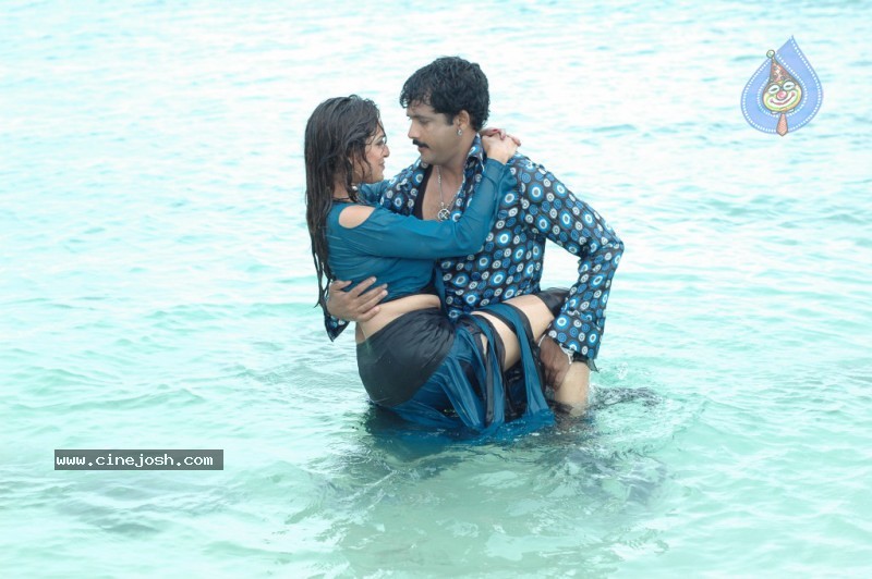 Lokame Kothaga Movie Stills - 17 / 38 photos