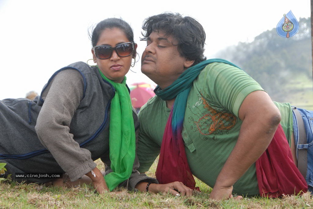 Lollu Dada Parak Parak Tamil Movie Stills - 6 / 68 photos