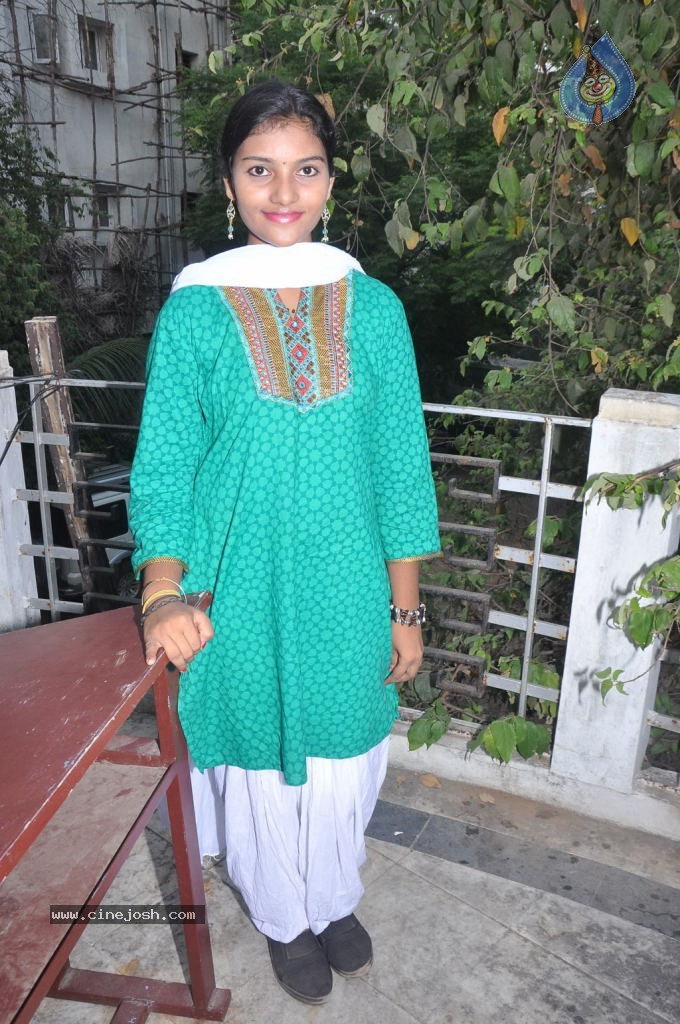 Lollu Dada Parak Parak Tamil Movie Stills - 10 / 68 photos